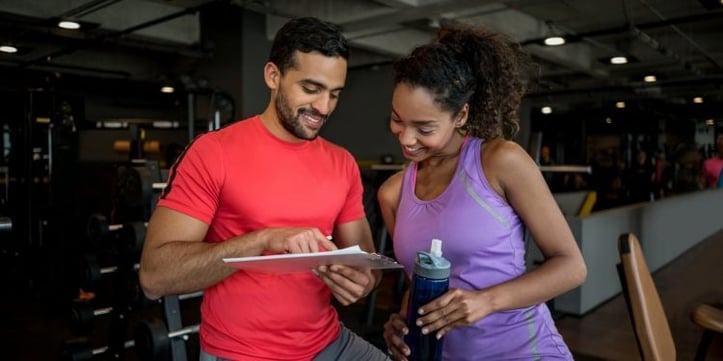 A Personal Trainer’s 4-Step Blueprint to Finally Stick to Your 2025 Fitness Resolutions (And Feel Amazing Doing It!)