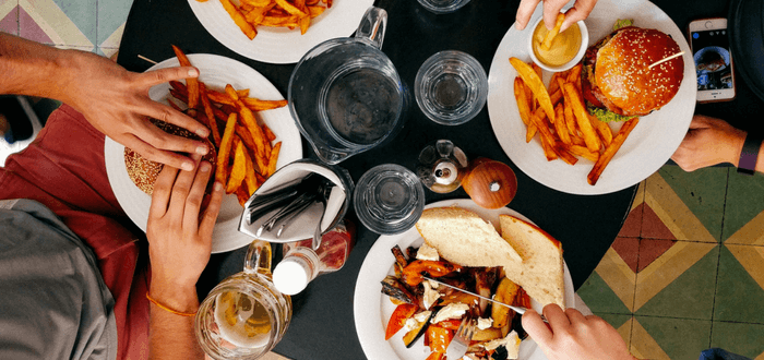 14 NUTRITION HACKS FOR HEALTHY EATING OUT